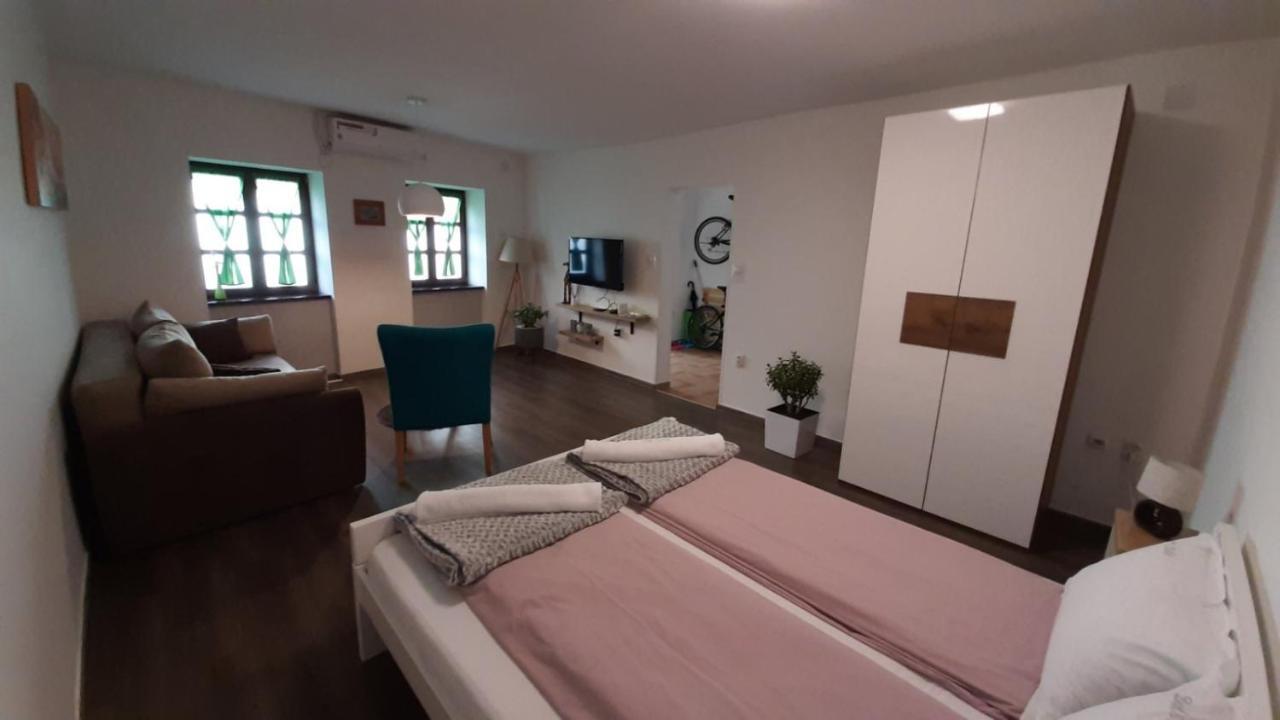 Bed&Bike Apartment Сремски Карловци Екстериор снимка